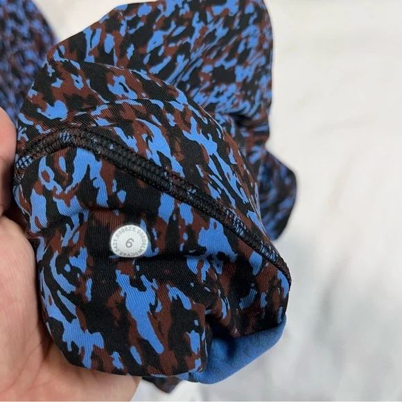 Lululemon Blue, brown and Black Patterned Leggings - Picture 6 of 10